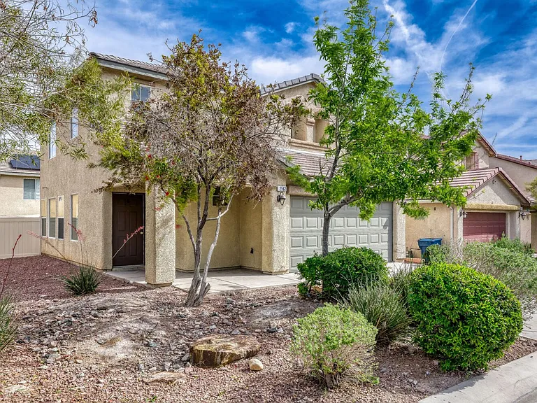 2562 Begonia Valley Ave — Photo 4