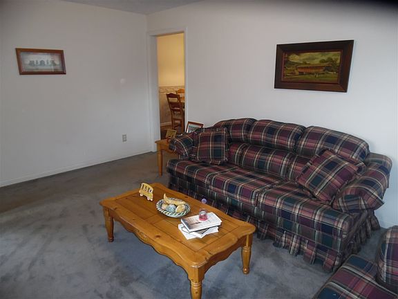 3rd image of 620 S Hogan Dr