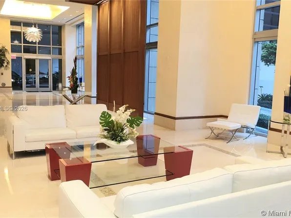 1050 Brickell Ave, Miami, FL