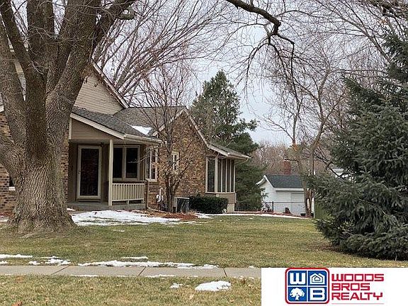 4th image of 1139 Coachmans Dr