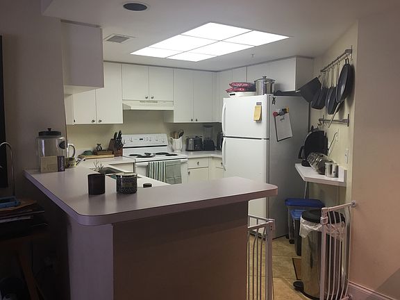 3rd image of 2033 SE 10th Ave APT 612