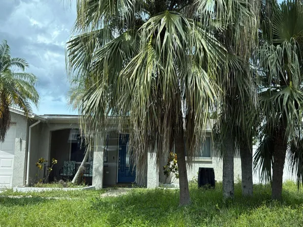 3145 Domino Dr, Holiday, FL 34691