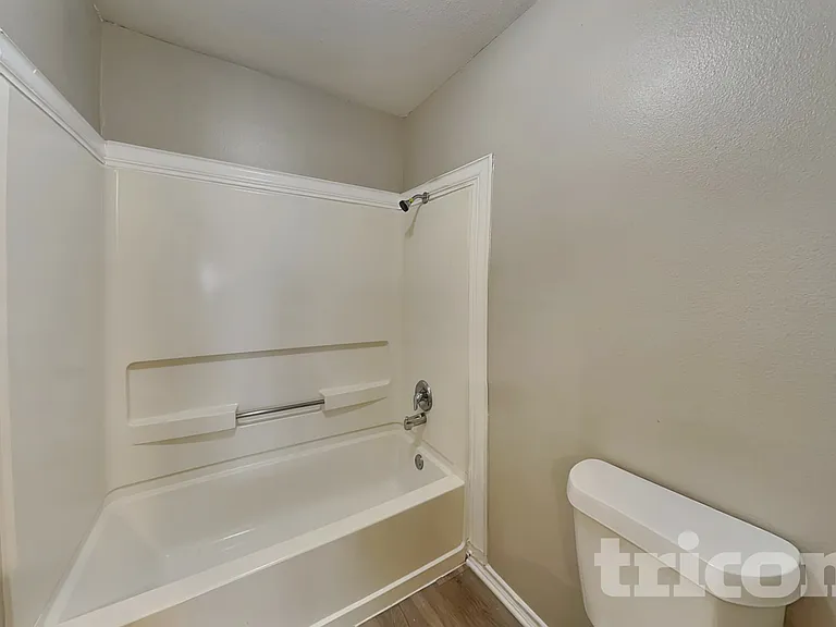 8015 Chestnut Barr Dr — Photo 12