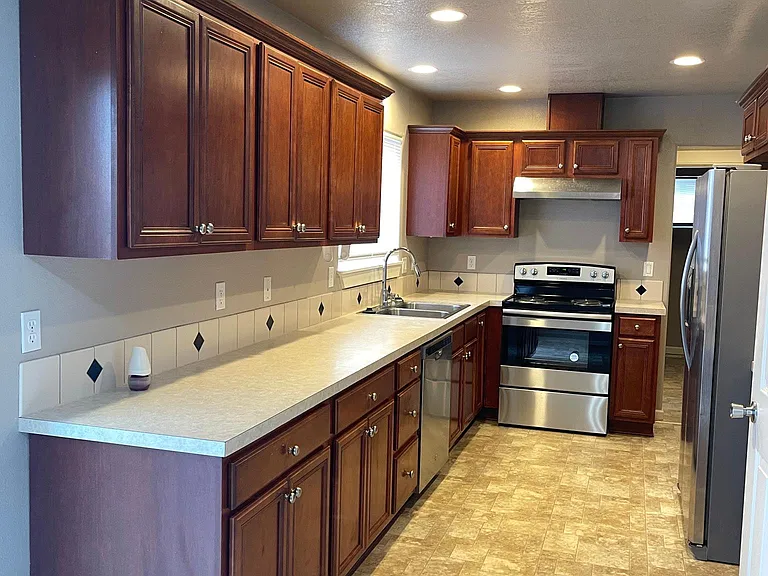 282 Laurine St NE — Photo 6