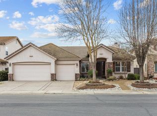 9709 Country Falls Ln, Elk Grove, CA 95757
