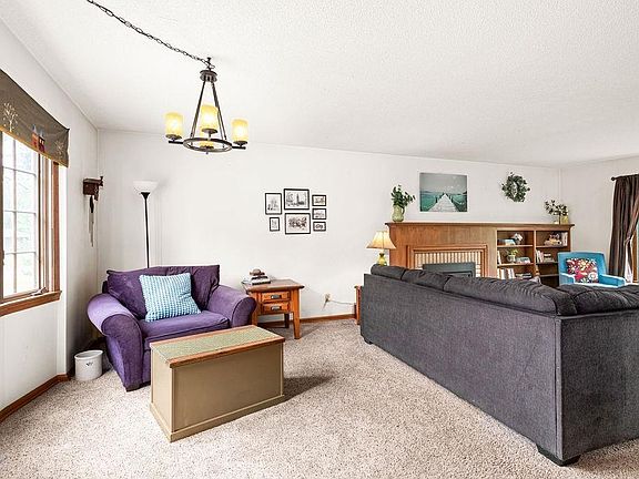 4th image of 1953 Woodhaven Ln