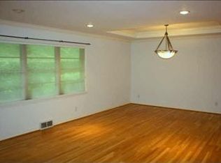 1657 Nob Hill Rd, Dallas, TX 75208