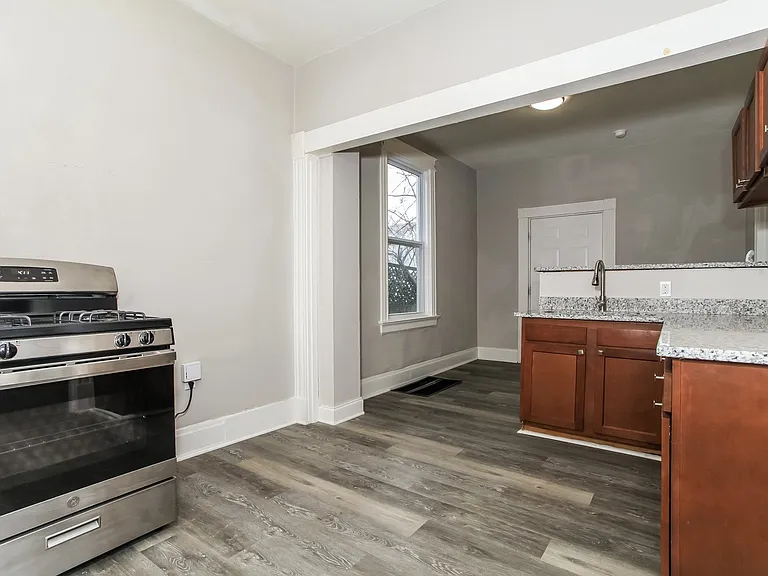155352_022_kitchen_13449410.jpg