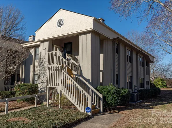 406 Abbey Cir, Asheville, NC 28805