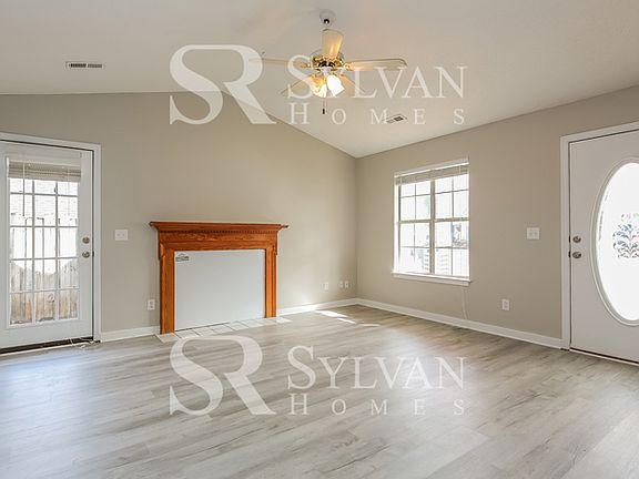 3rd image of 16 Fairhope Ln