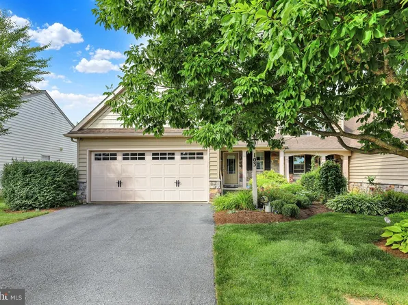 103 Goldenfield Dr, Lancaster, PA 17603