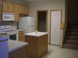 1520 Hummingbird St, Shakopee, MN 55379