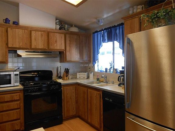 5th image of 594 Lake Huron Ln