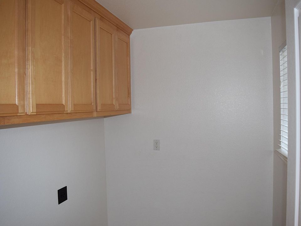 1st image of 503 Belmont Ln