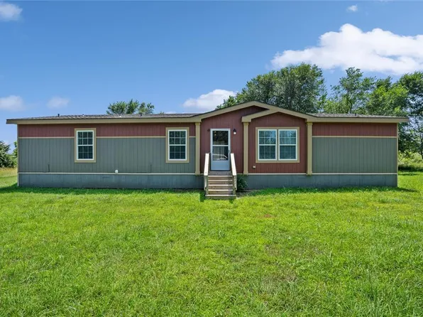 121 NE Pine Ave, Elgin, OK 73538