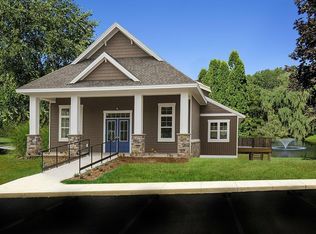 2102 E Wyndham Hill Dr NE APT 102, Grand Rapids, MI 49505