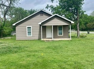 102 4th St, Calera, OK 74730