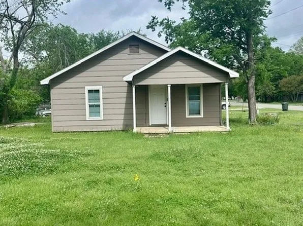 102 4th St, Calera, OK 74730