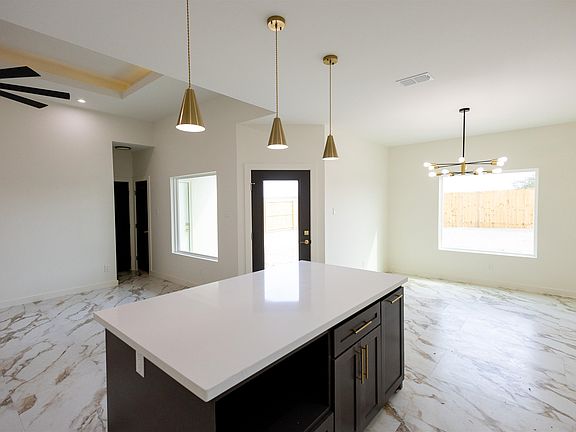 4th image of 6929 Molinos Dr