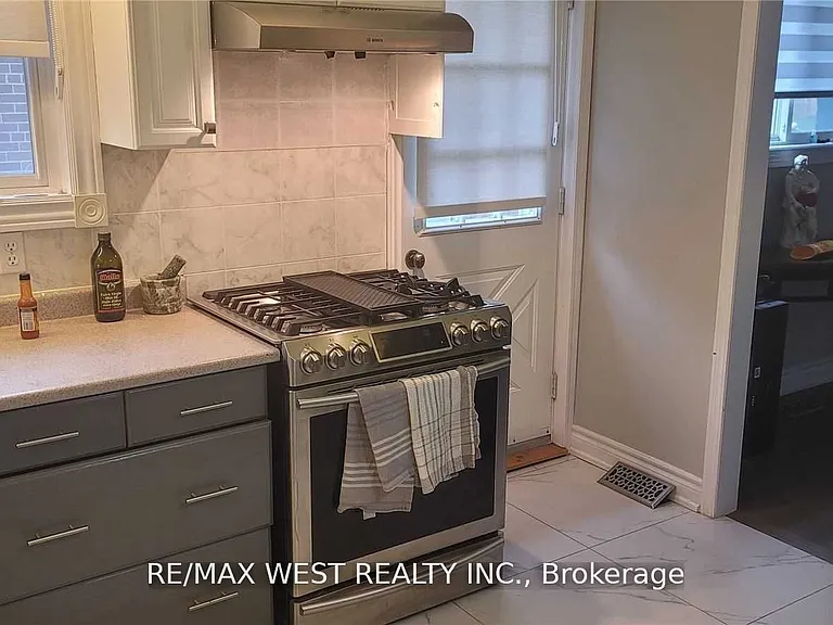 51 Monterrey Dr #UPPER — Photo 9