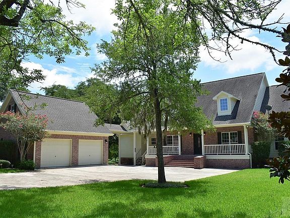 2nd image of 707 Bayou Crest Dr