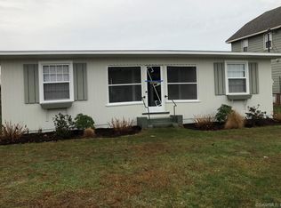 33 Beach Rd, Groton, CT 06340