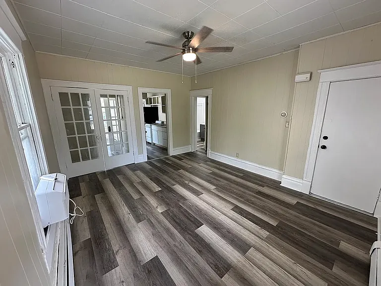 20 N Dodge St #1 — Photo 3