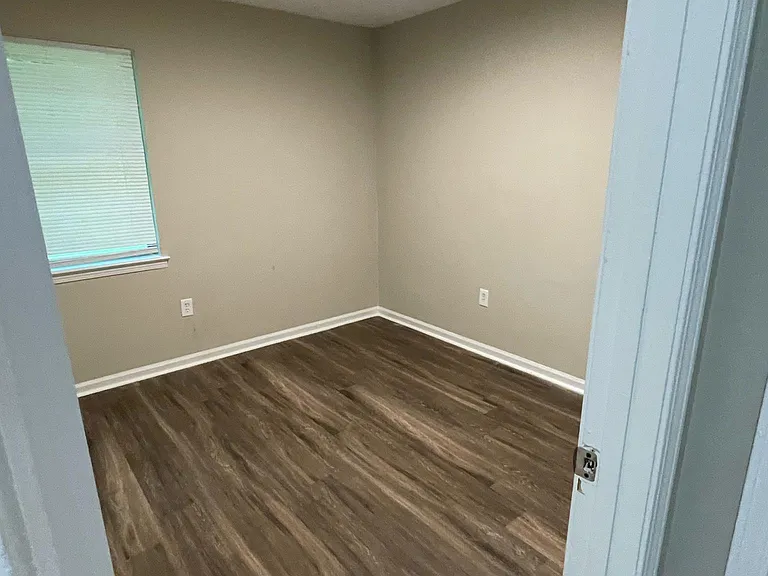 3665 Royal Wood Dr — Photo 7