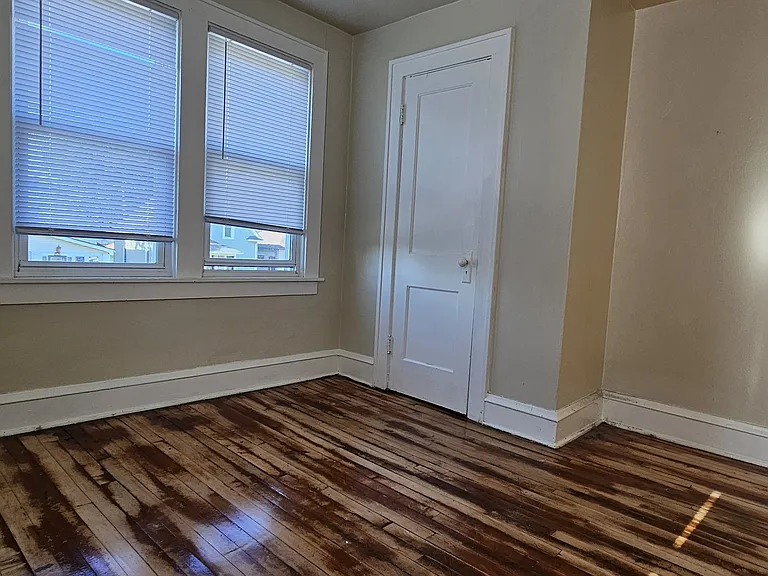 815 Minnesota Ave #5 — Photo 4