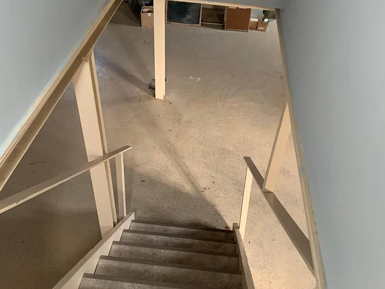 1417 Hoffman Ave — Photo 3