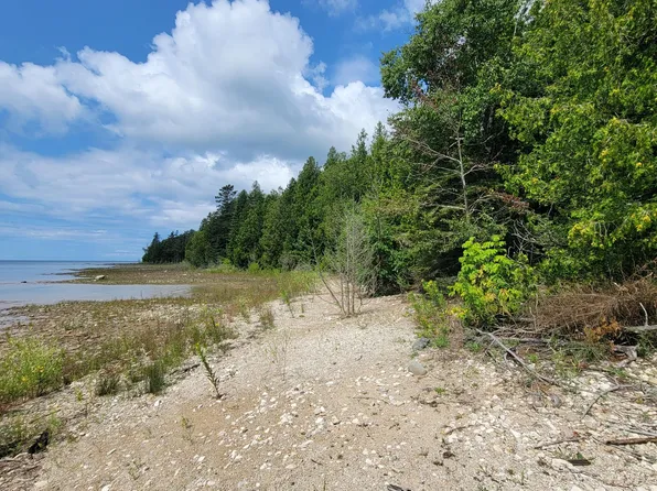 W Us Highway 2, Saint Ignace, MI 49781