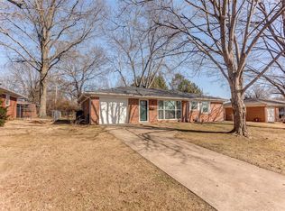 124 Chevy Chase Dr, Belleville, IL