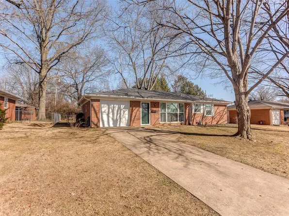 124 Chevy Chase Dr, Belleville, IL 62223