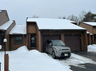 602 Maple Creek Dr, Holland, MI