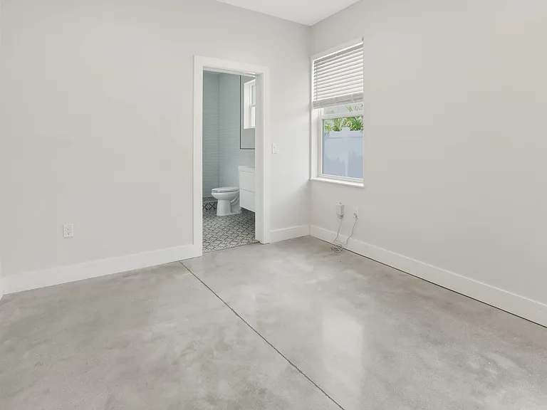 2066 Roselawn St — Photo 8