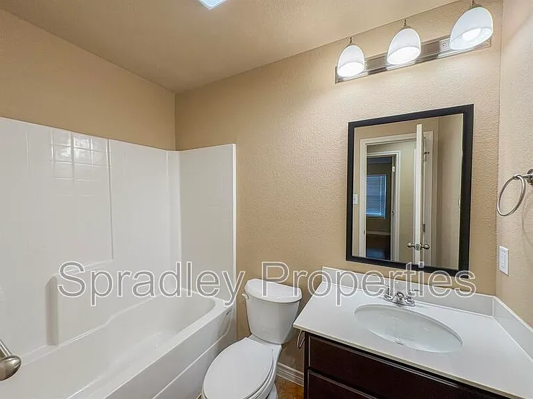 1044A Edwards Dr — Photo 8