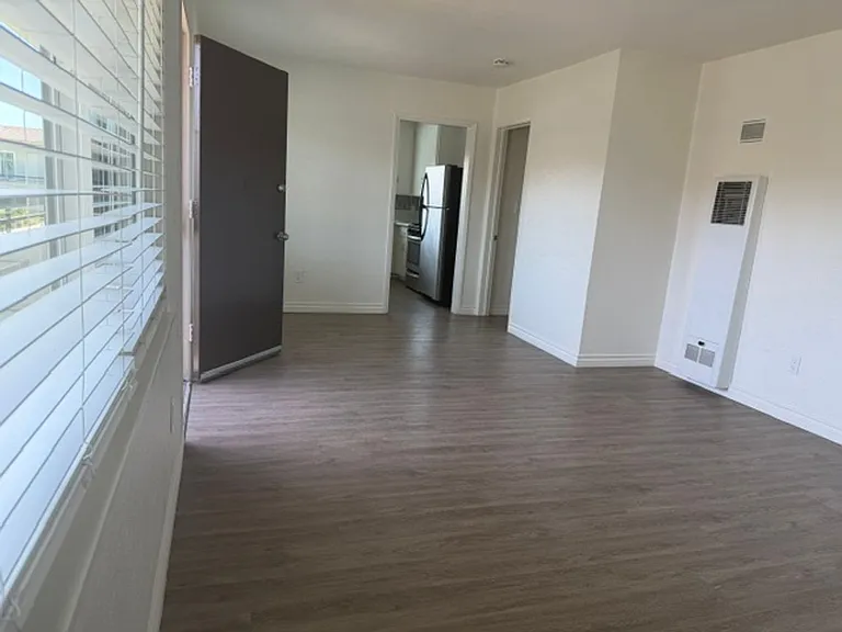 Welcome to the Dailey Court Apartments! — Photo 18