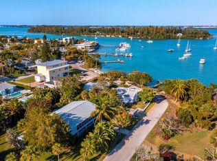 671 Cedar St, Longboat Key, FL 34228