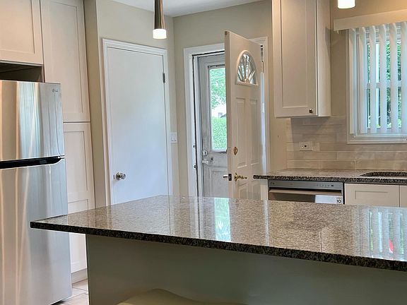 4th image of 336 Euclid Ave #2
