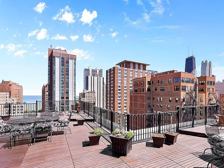 1339 N Dearborn St #2B — Photo 17