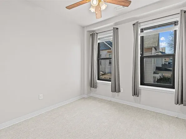 255 N Linn St, Iowa City, IA