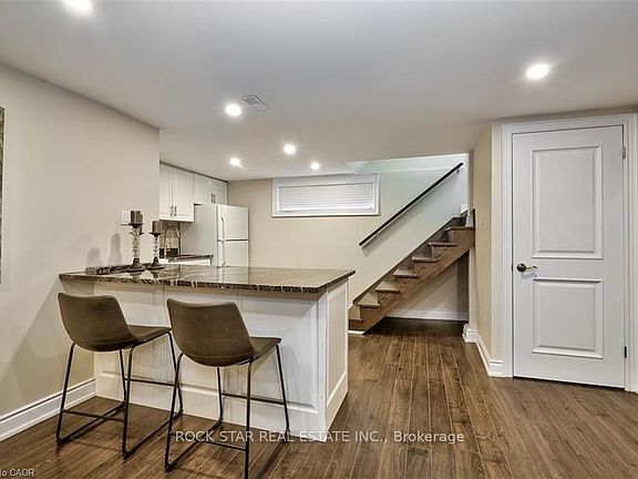 4th image of 126 W 26th St
