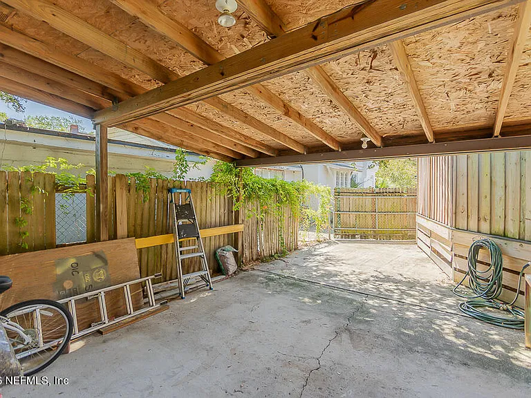 2751 Herschel St — Photo 30