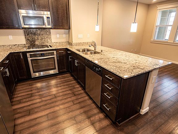 3rd image of 1471 Mercado Way