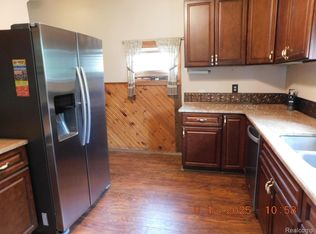 207 Garden Ln, Fowlerville, MI 48836