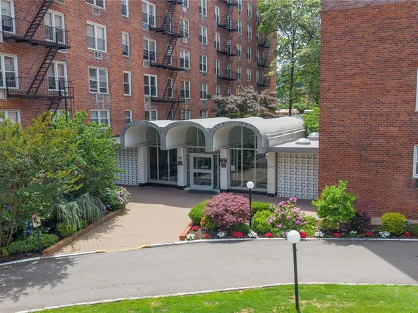 54-40 Little Neck Parkway #4F, Little Neck, NY 11362