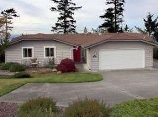 1445 Martha Way, Oak Harbor, WA 98277