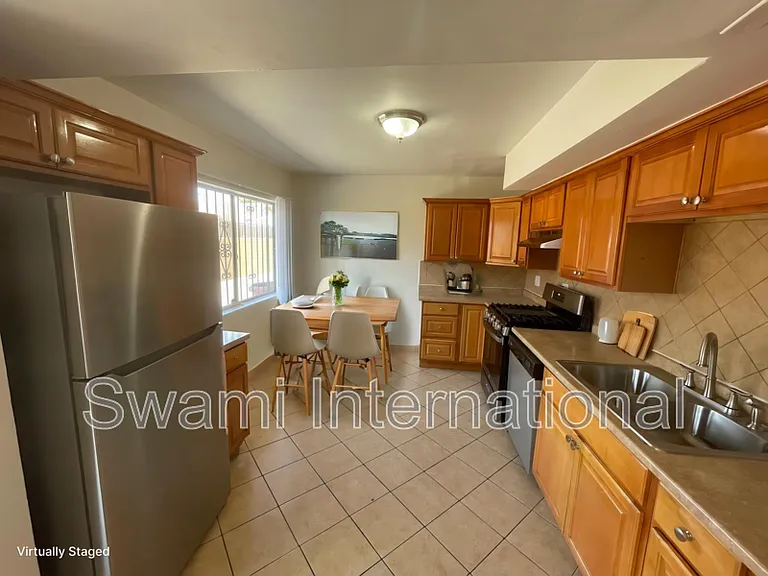 7716 S Figueroa St #4 — Photo 1