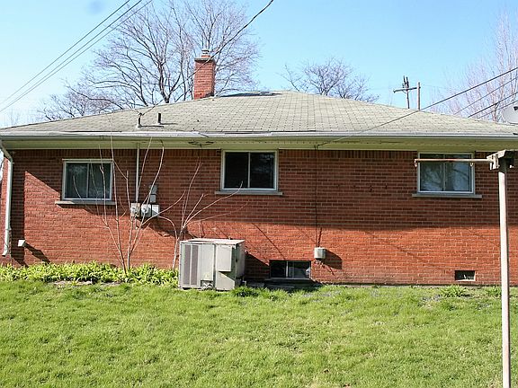 3rd image of 15016 Crescentwood Ave