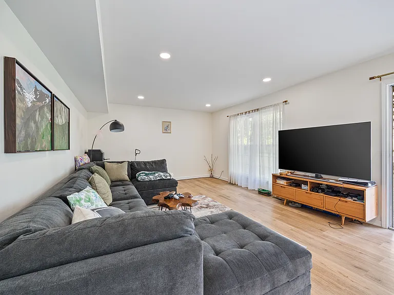 1305 S Paddock Dr — Photo 1